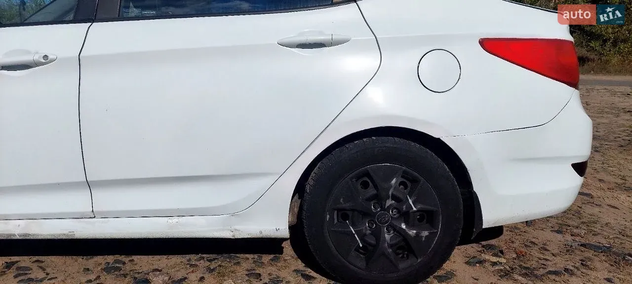 Hyundai Accent 2013 photo 4
