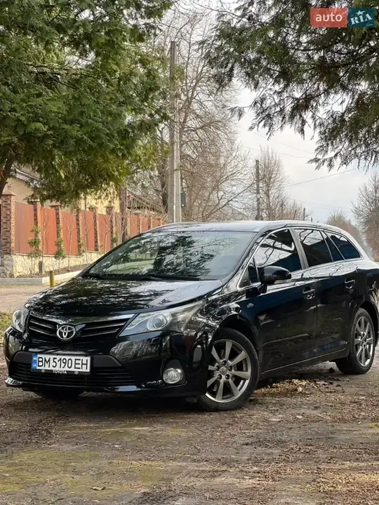 Toyota Avensis 2013 photo 2