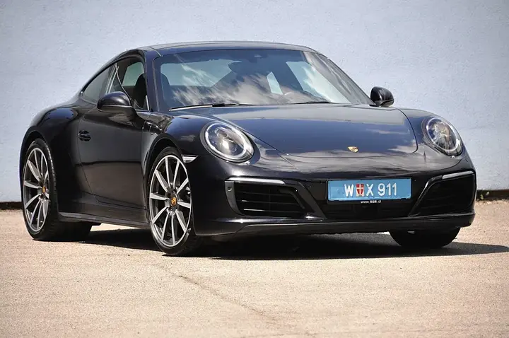 Porsche 911 Carrera