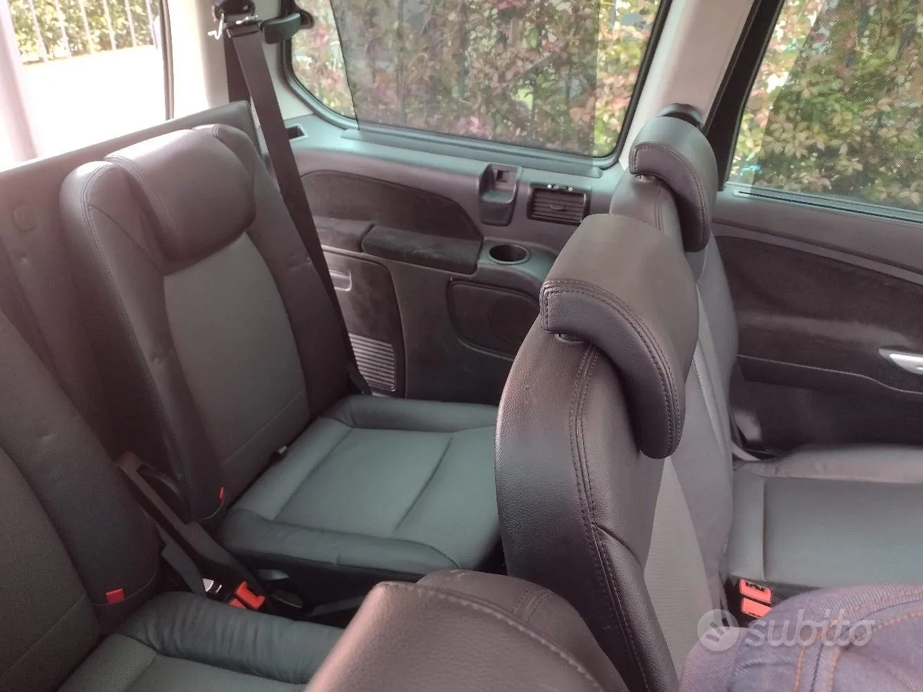 Ford Galaxy 2007 photo 4