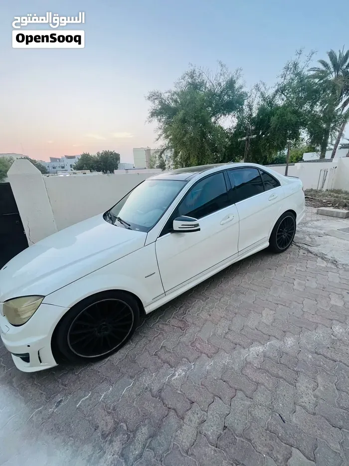 Mercedes-Benz C-Class 2011 photo 4