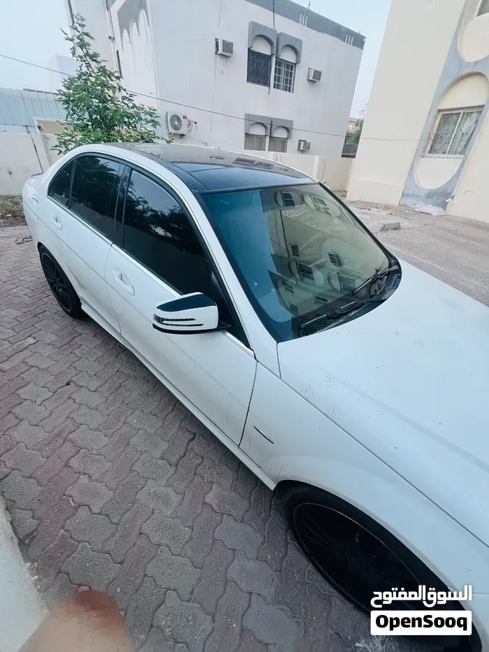 Mercedes-Benz C-Class 2011 photo 3