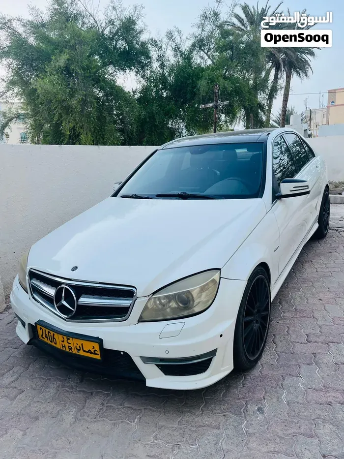 Mercedes-Benz C-Class 2011 photo 2