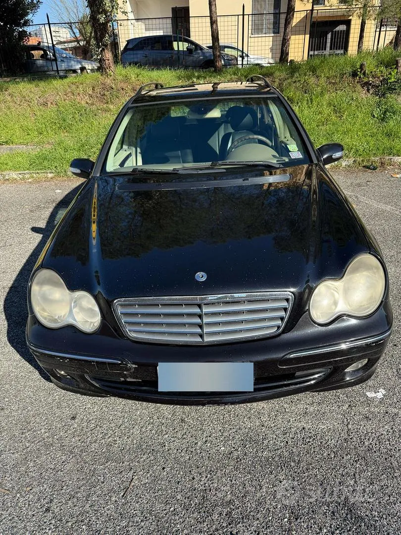Mercedes-Benz C-Class 2004 photo 2
