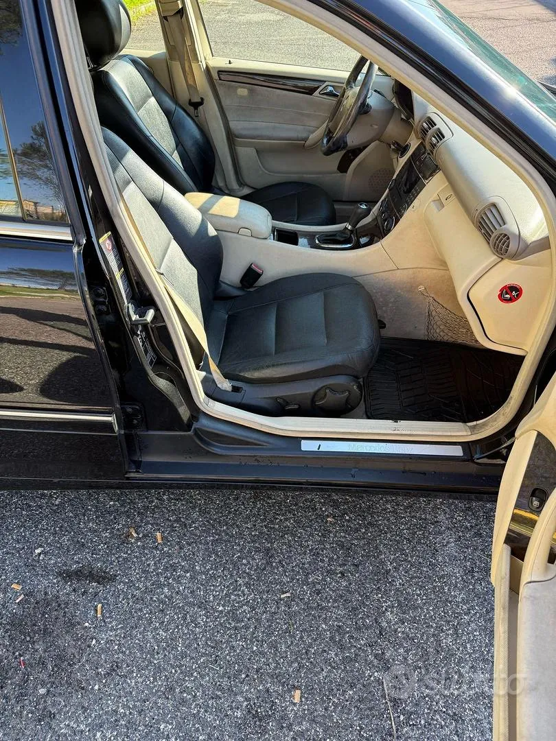 Mercedes-Benz C-Class 2004 photo 4