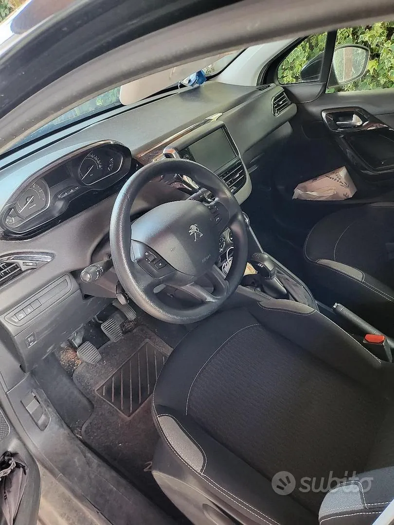 Peugeot 208 2016 photo 5