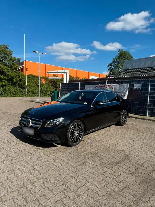Mercedes-Benz E 220 D