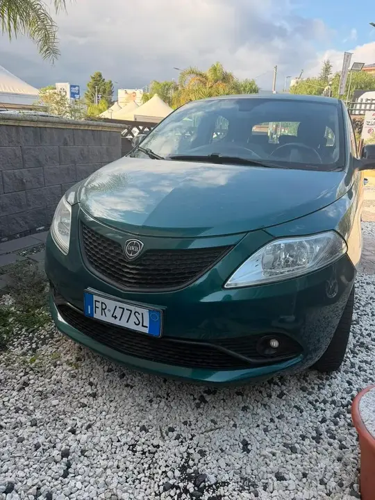 Lancia Ypsilon