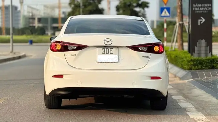 Mazda 3 2016 photo 2