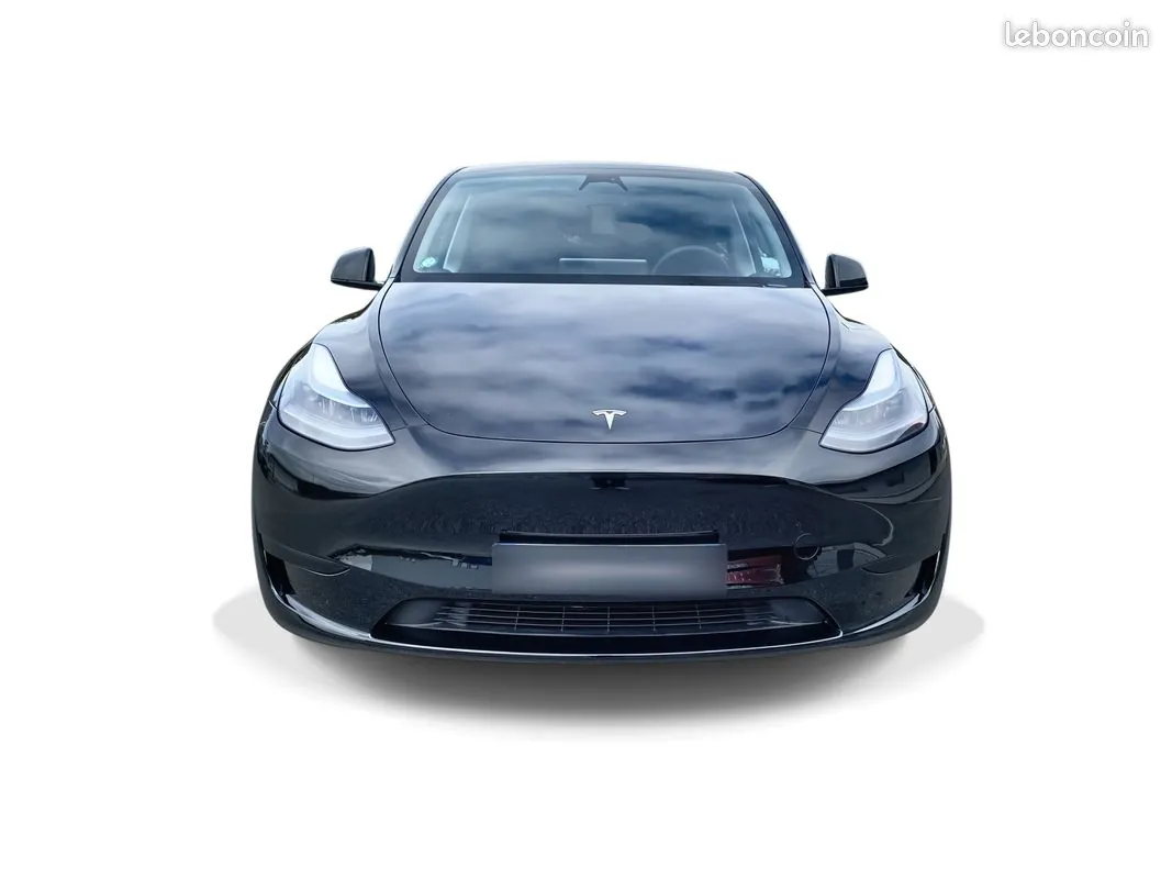 Tesla Model Y 2023 photo 2