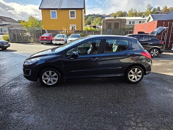 Peugeot 308 2011 photo 3