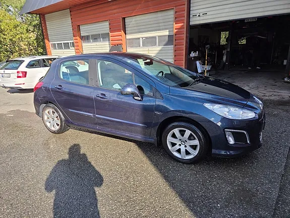 Peugeot 308 2011 photo 2