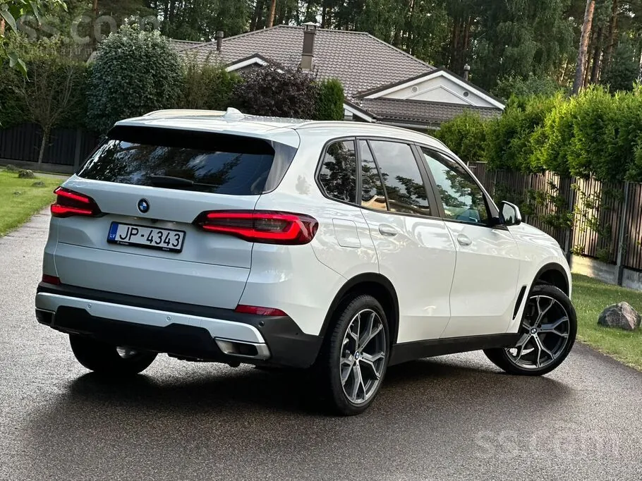 BMW X5 2022 photo 2