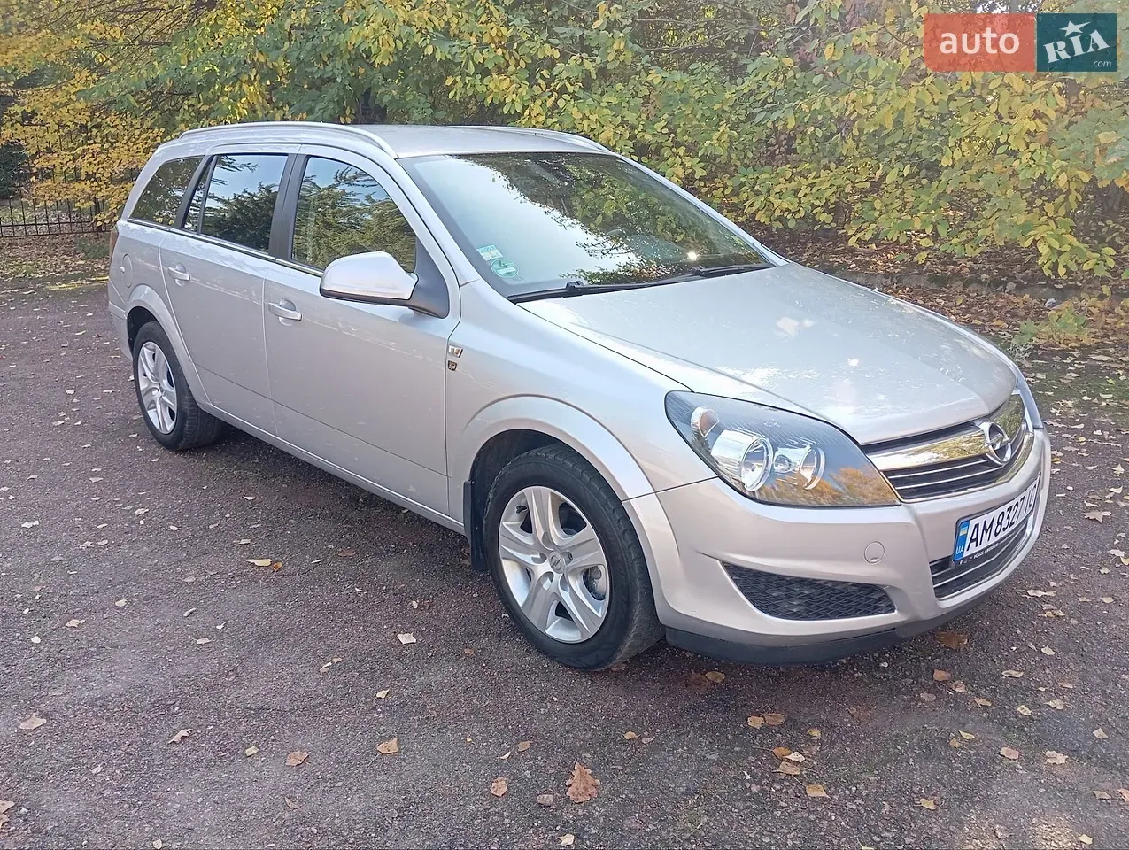 Opel Astra 2010 photo 2