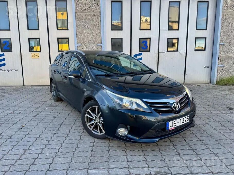 Toyota Avensis 2013 photo 2