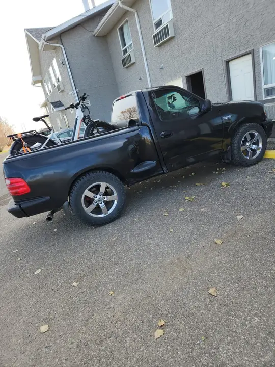Ford F-150 2010 photo 3