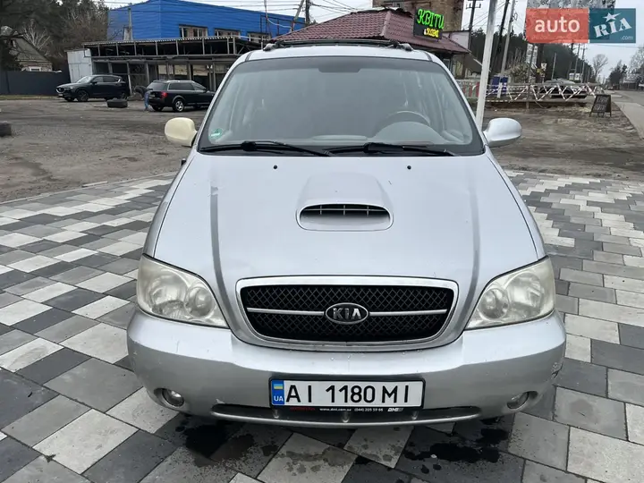 Kia Carnival 2003 photo 2