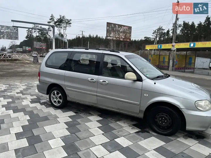 Kia Carnival 2003 photo 3