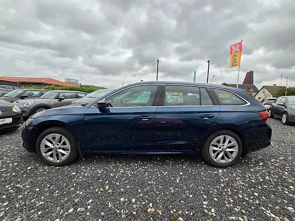 Skoda Octavia 2022 photo 2