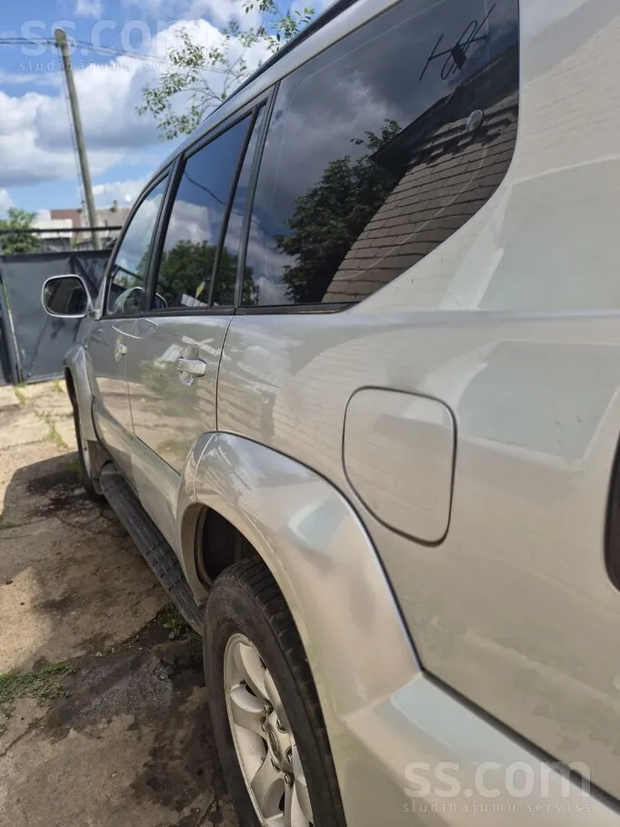Toyota Land Cruiser 2004 photo 3