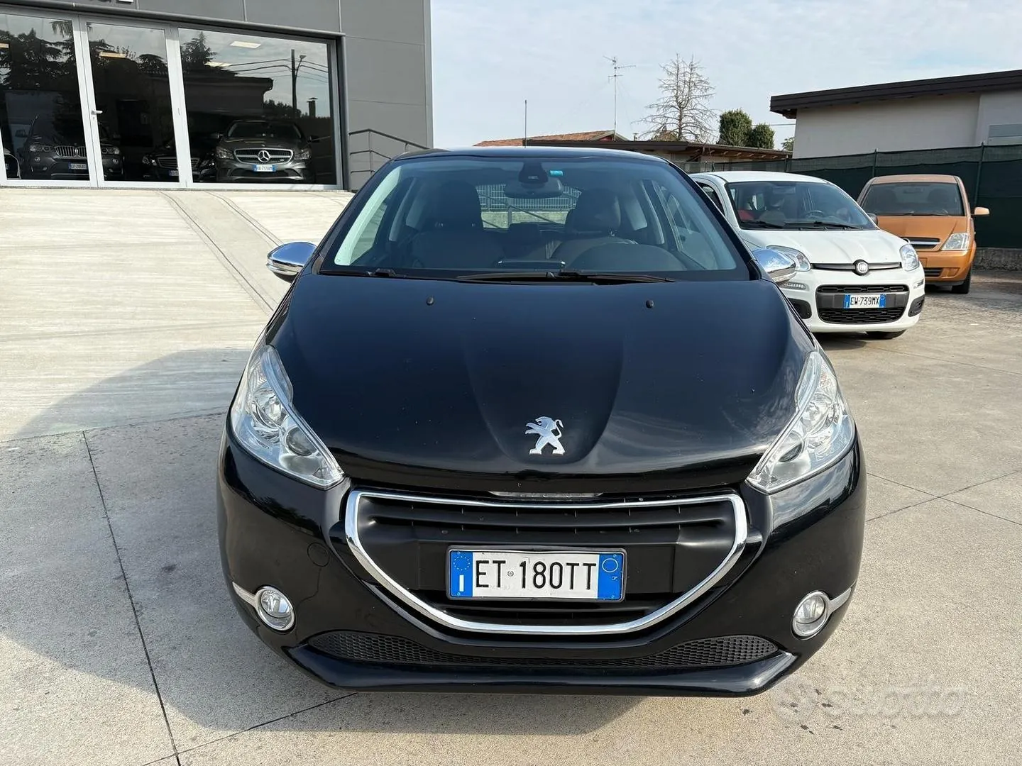 Peugeot 208 2014 photo 2