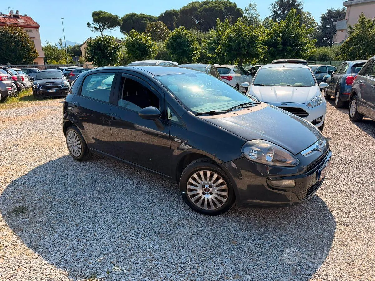 Fiat Punto Evo 2011 photo 2
