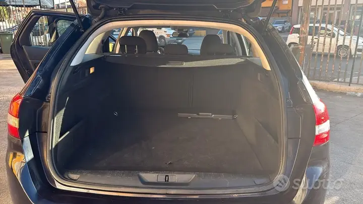 Peugeot 308 2015 photo 3
