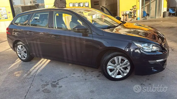 Peugeot 308 2015 photo 2