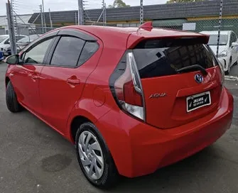 Toyota Aqua 2015 photo 5