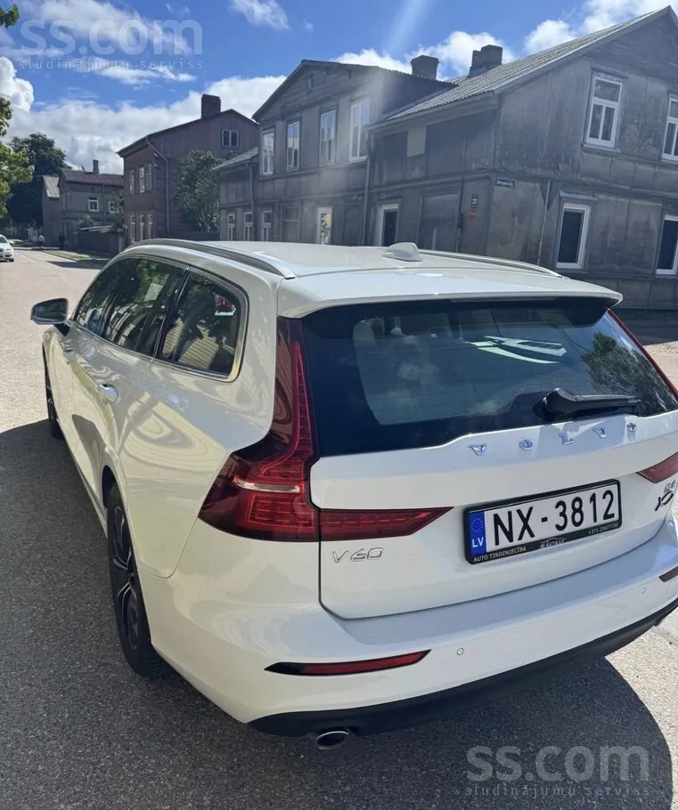Volvo V60 2020 photo 3