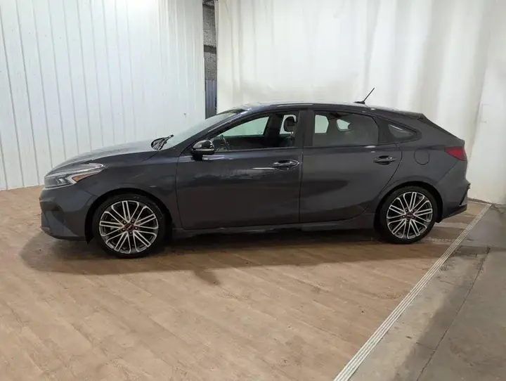 Kia Forte5 2023 photo 4