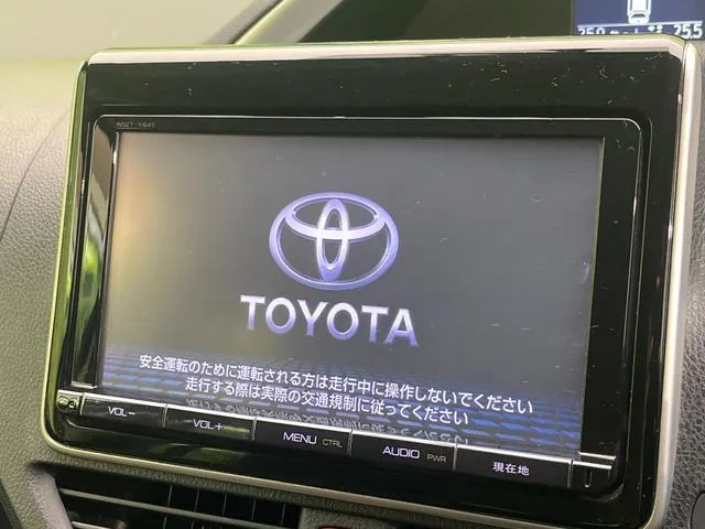Toyota Voxzie 2015 photo 4