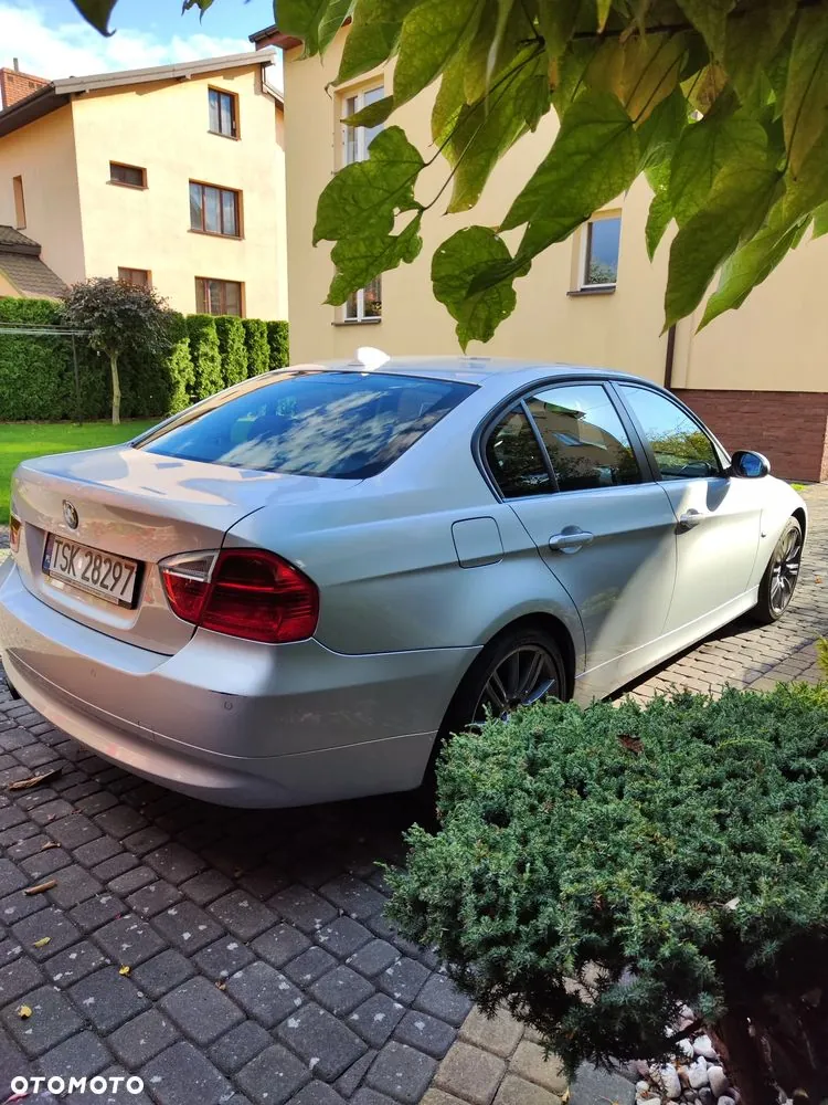 BMW E90 2008 photo 4