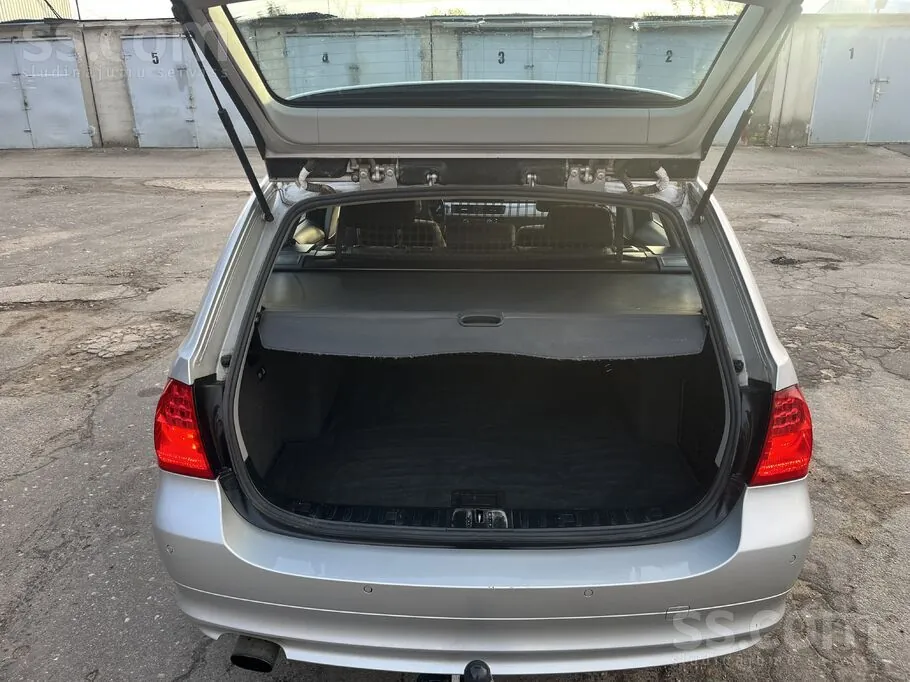 BMW 318 2010 photo 5