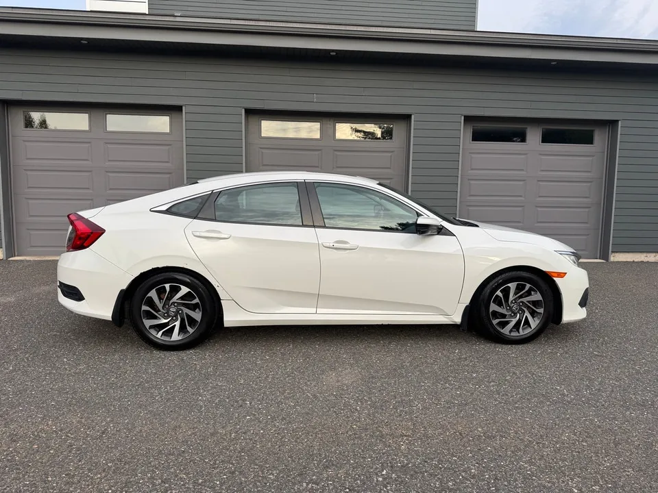 Honda Civic 2017 photo 2