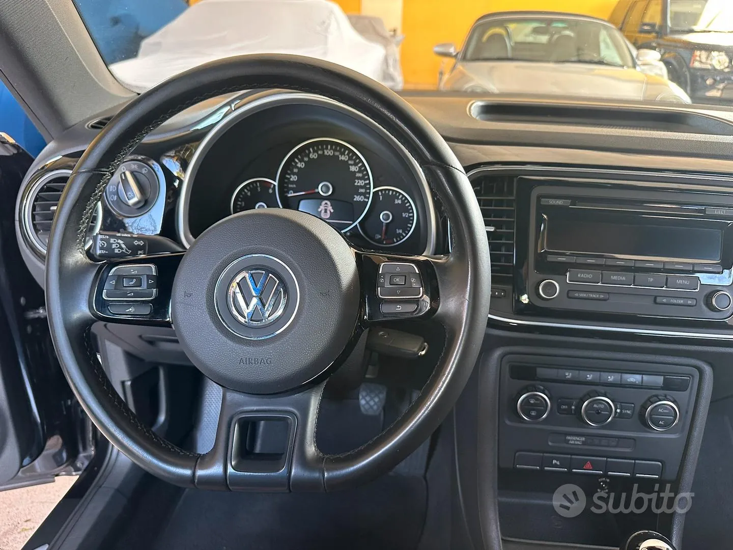 Volkswagen Maggiolino 2012 photo 3