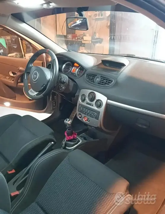 Renault Clio 2008 photo 4