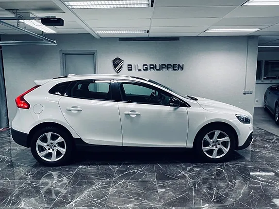 Volvo V40 Cross Country 2015 photo 3