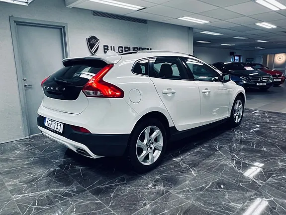 Volvo V40 Cross Country 2015 photo 4