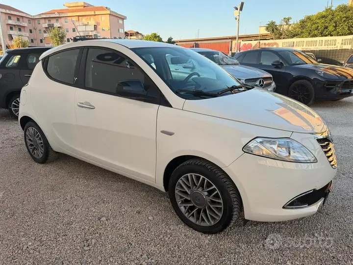 Lancia Ypsilon 2012 photo 5