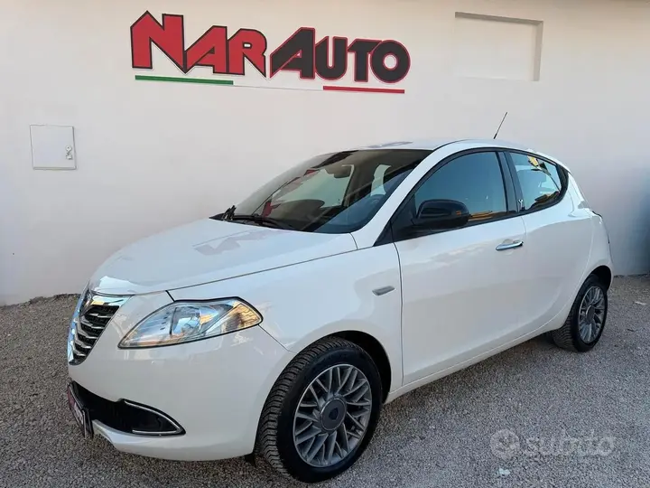 Lancia Ypsilon
