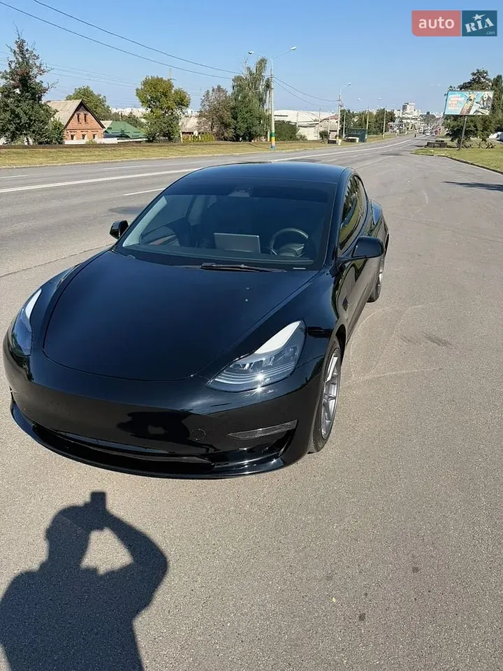 Tesla Model 3 2023 photo 2
