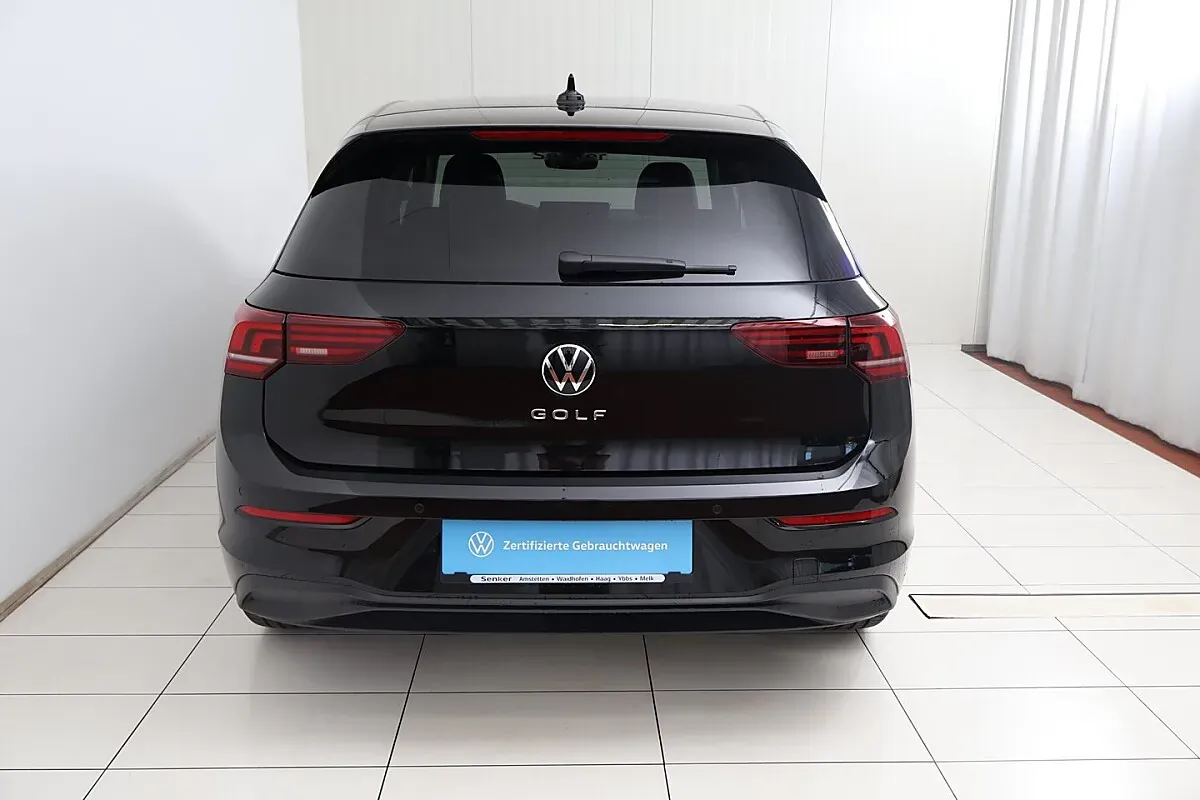 Volkswagen Golf 2026 photo 3
