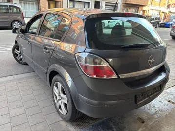 Opel Astra 2009 photo 3