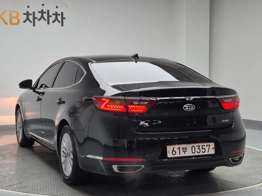 Kia K7 2016 photo 2