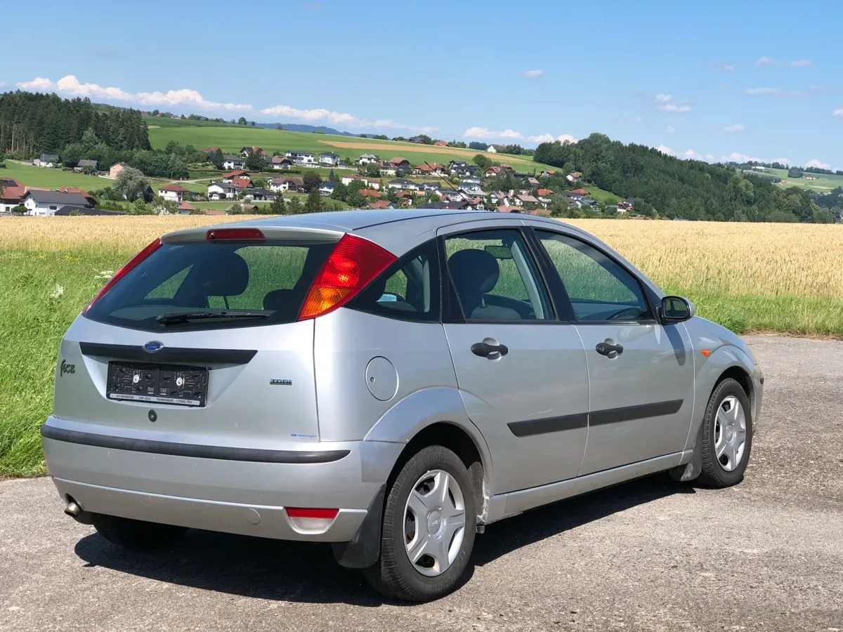Ford Focus 2002 photo 3