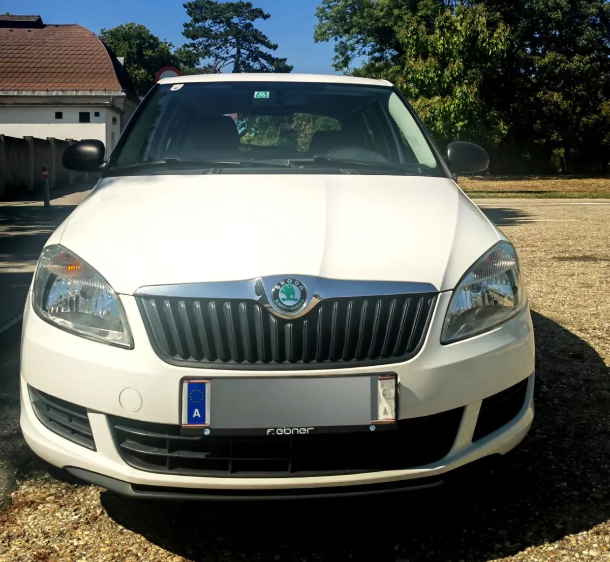 Skoda Fabia 2012 photo 2