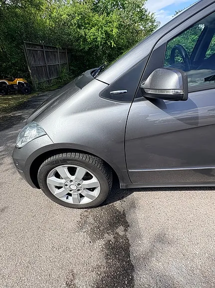 Mercedes-Benz A200 2010 photo 5