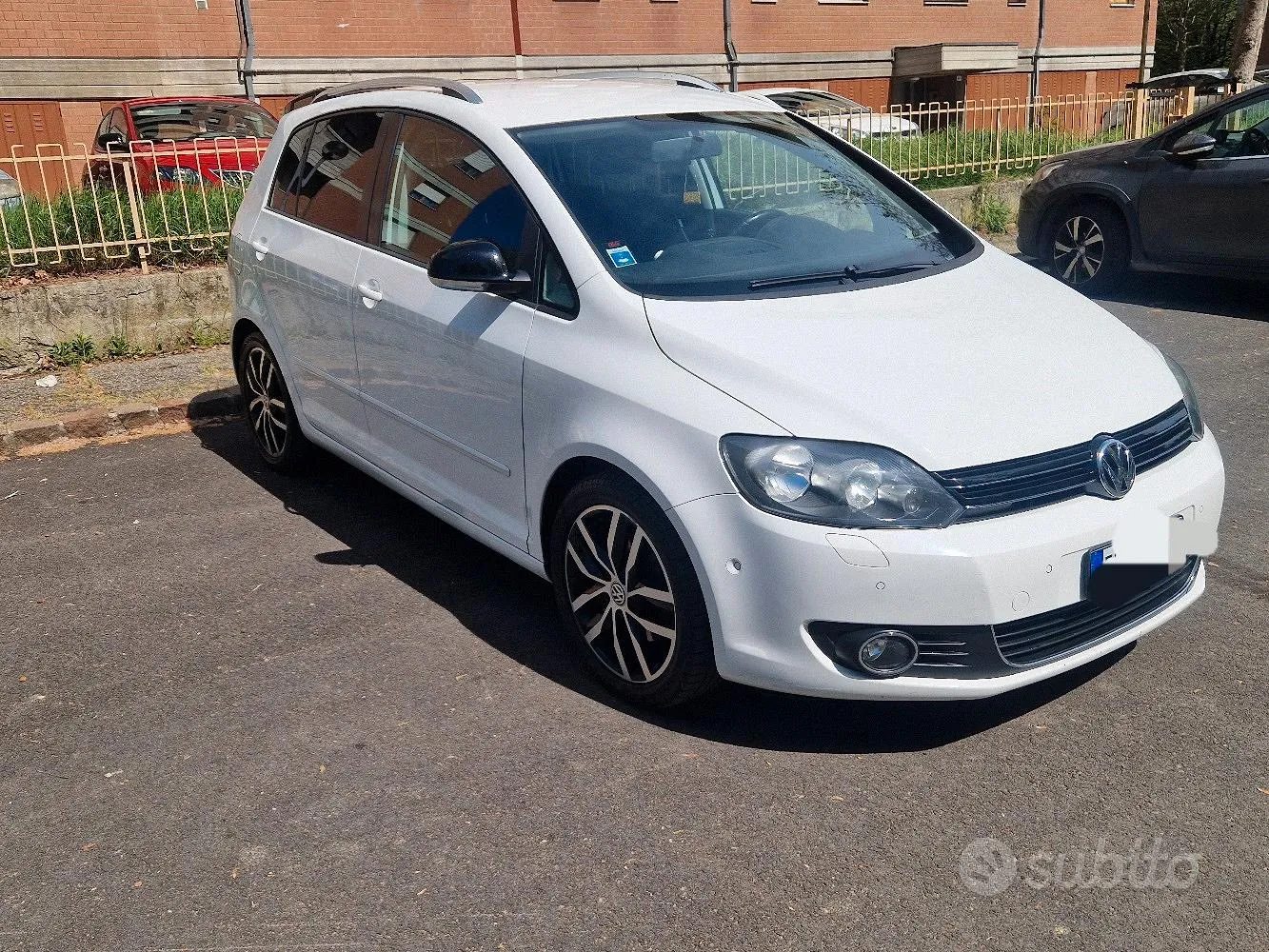 Volkswagen Golf 2011 photo 2