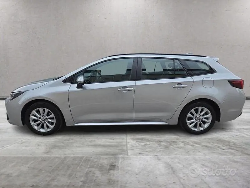 Toyota Corolla 2023 photo 2